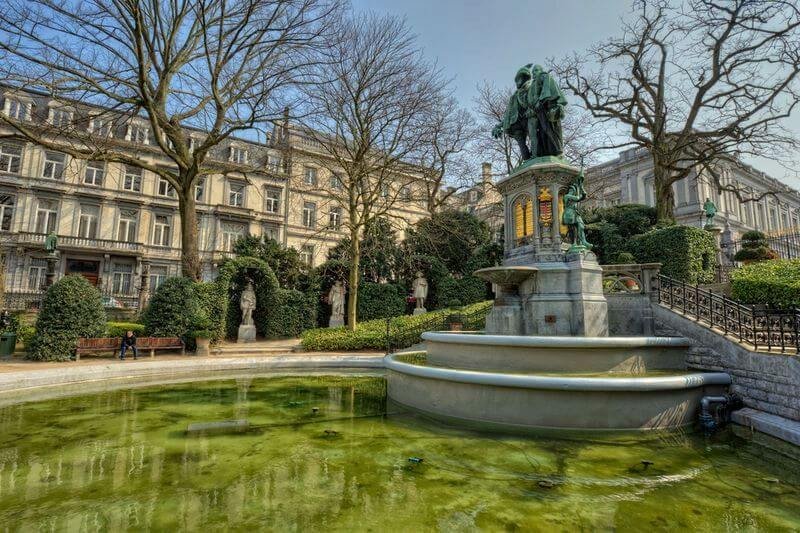 Photo of the fountain in the park on the Grand Sablon Square Grand Sablon Square Park
