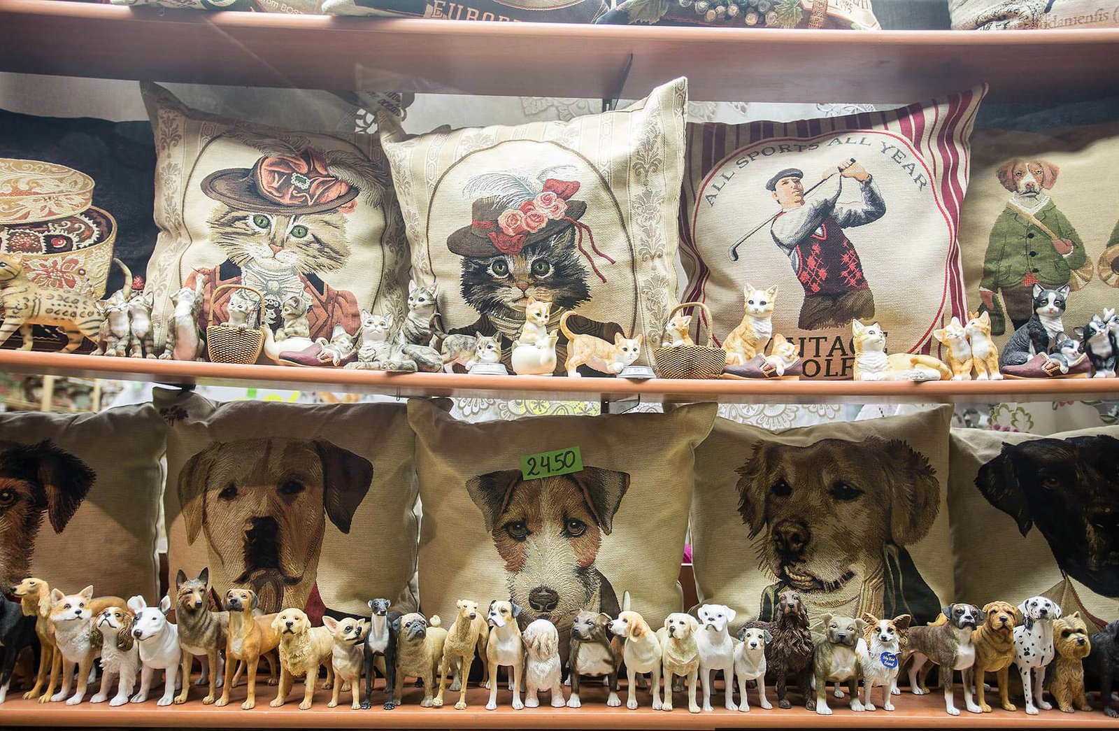 Photos of tapestry pillows Belgian tapestry