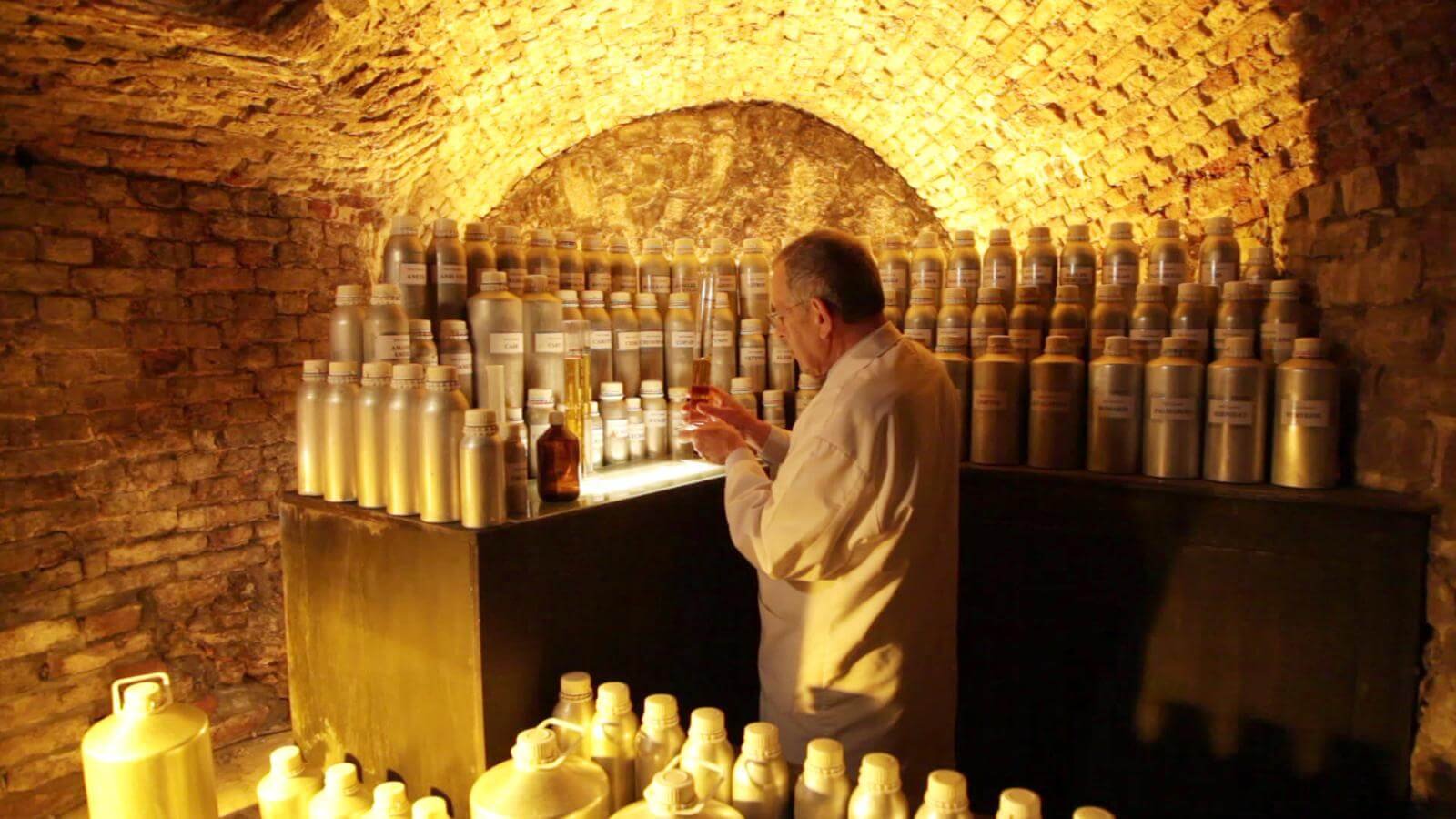 Photo at Guy Delforge's perfume shop Guy Delforge Perfume Workshop