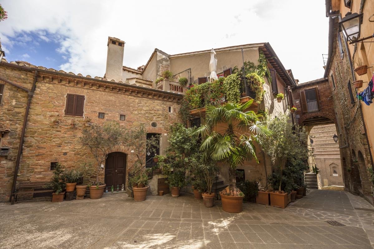 There's a lot to see and do in this town / photo by ua.depositphotos.com There's a lot to see and do in this town / photo by ua.depositphotos.com