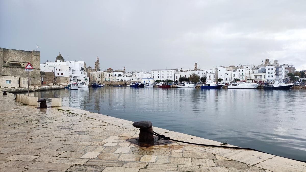 View of the old town of Monopoli from the port / photo by Marina Grigorenko
