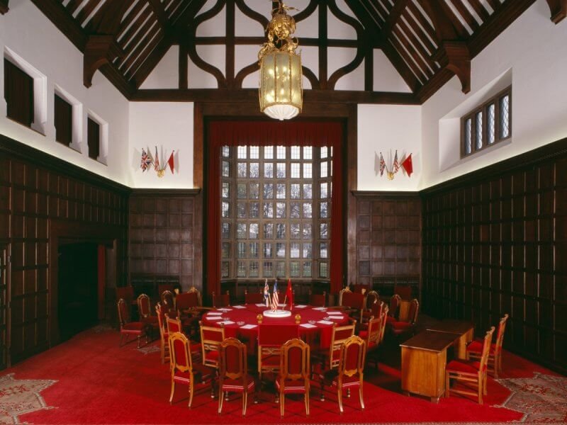 The hall in the Zitsilienhof in Potsdam The hall in the Zitsilienhof