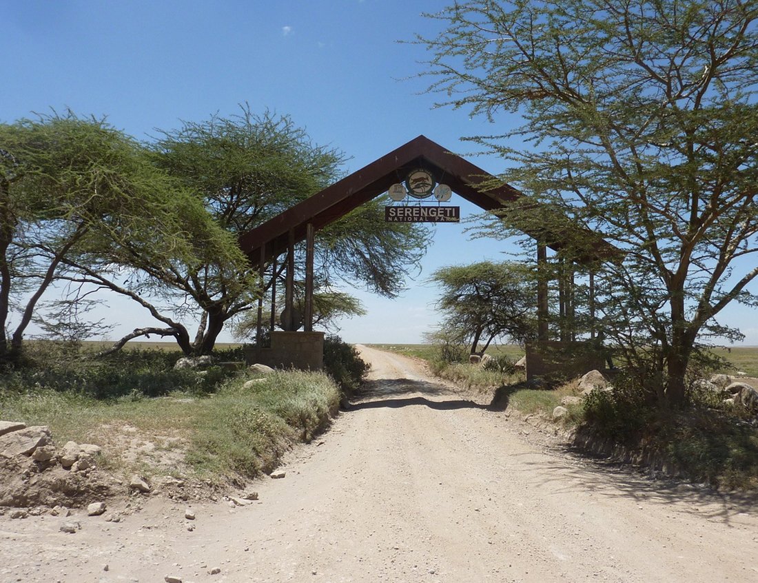 Photo of the entrance to Serengeti National Park, Tanzania Serengeti Park Entrance