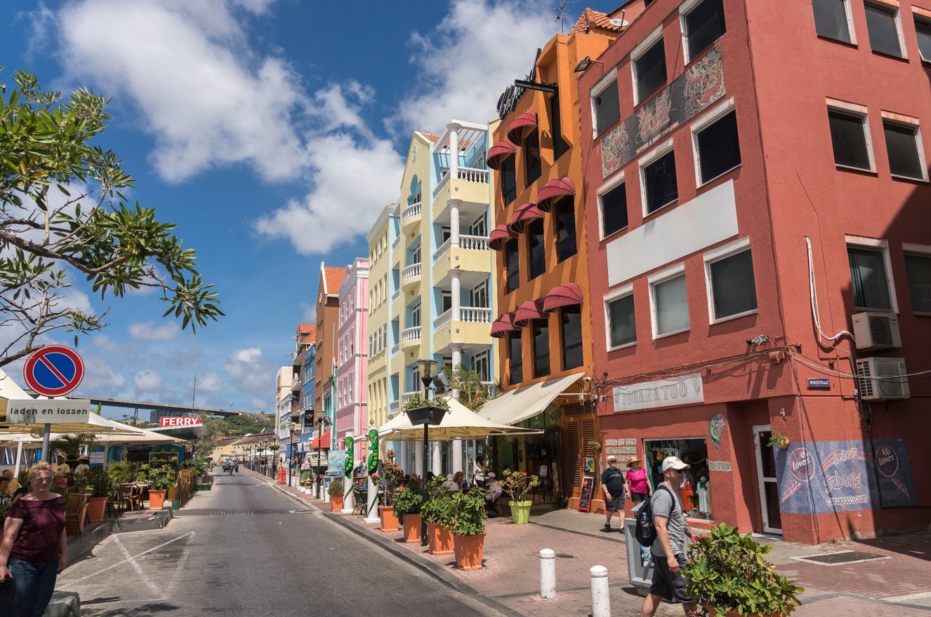 Photo of colorful houses in the Punda area, Curaçao Punda District
