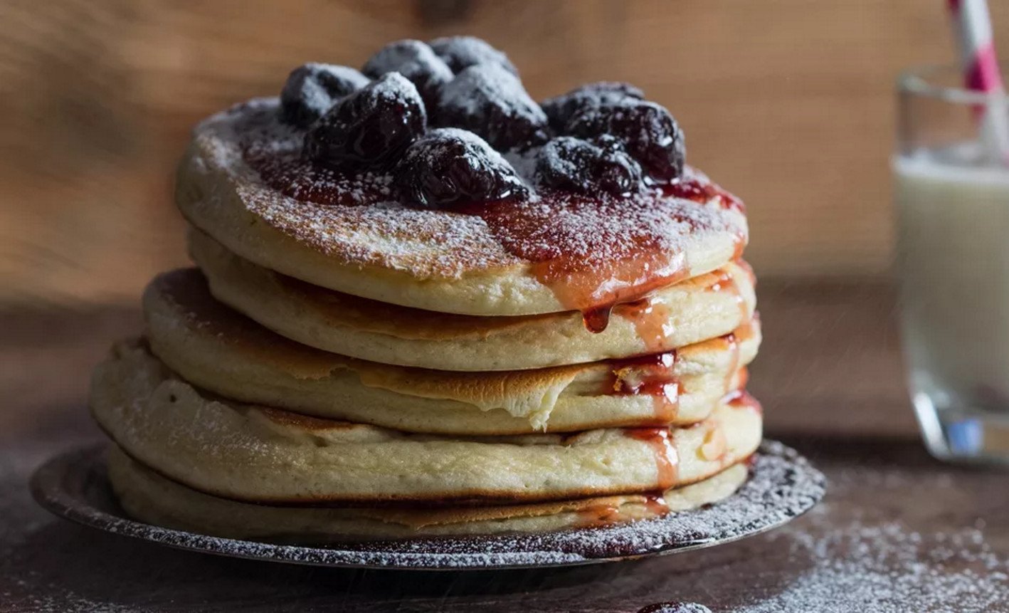 Fluffy pancakes with berries and jam Svelle with berry jam