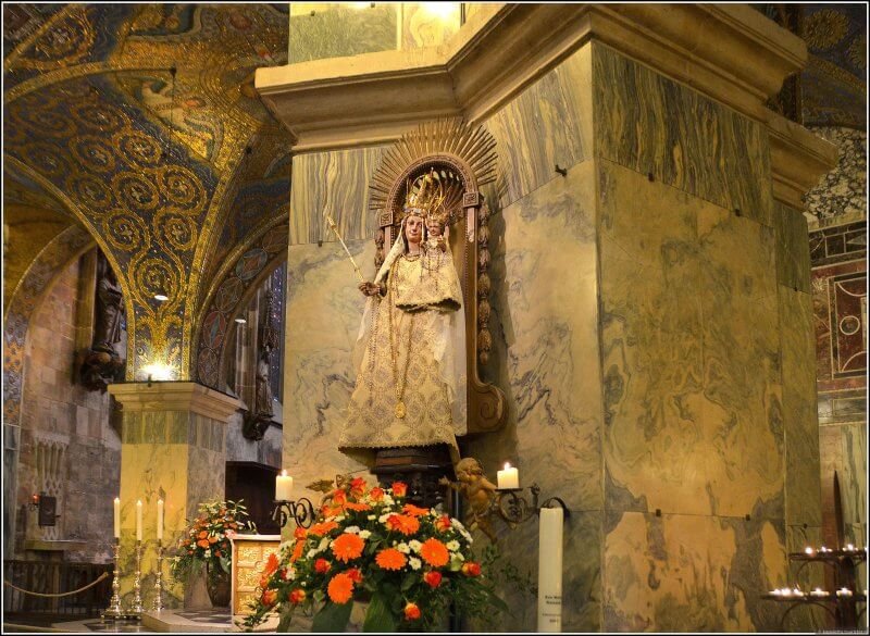 The Treasury of Charlemagne at Aachen Cathedral The Treasury of Charlemagne, Aachen