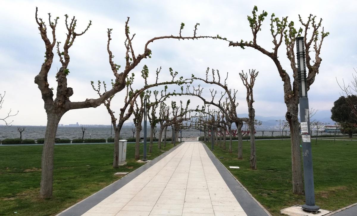 Izmir's waterfront is suitable only for walking / photo by Marina Grigorenko Izmir's waterfront is suitable only for walking / photo by Marina Grigorenko