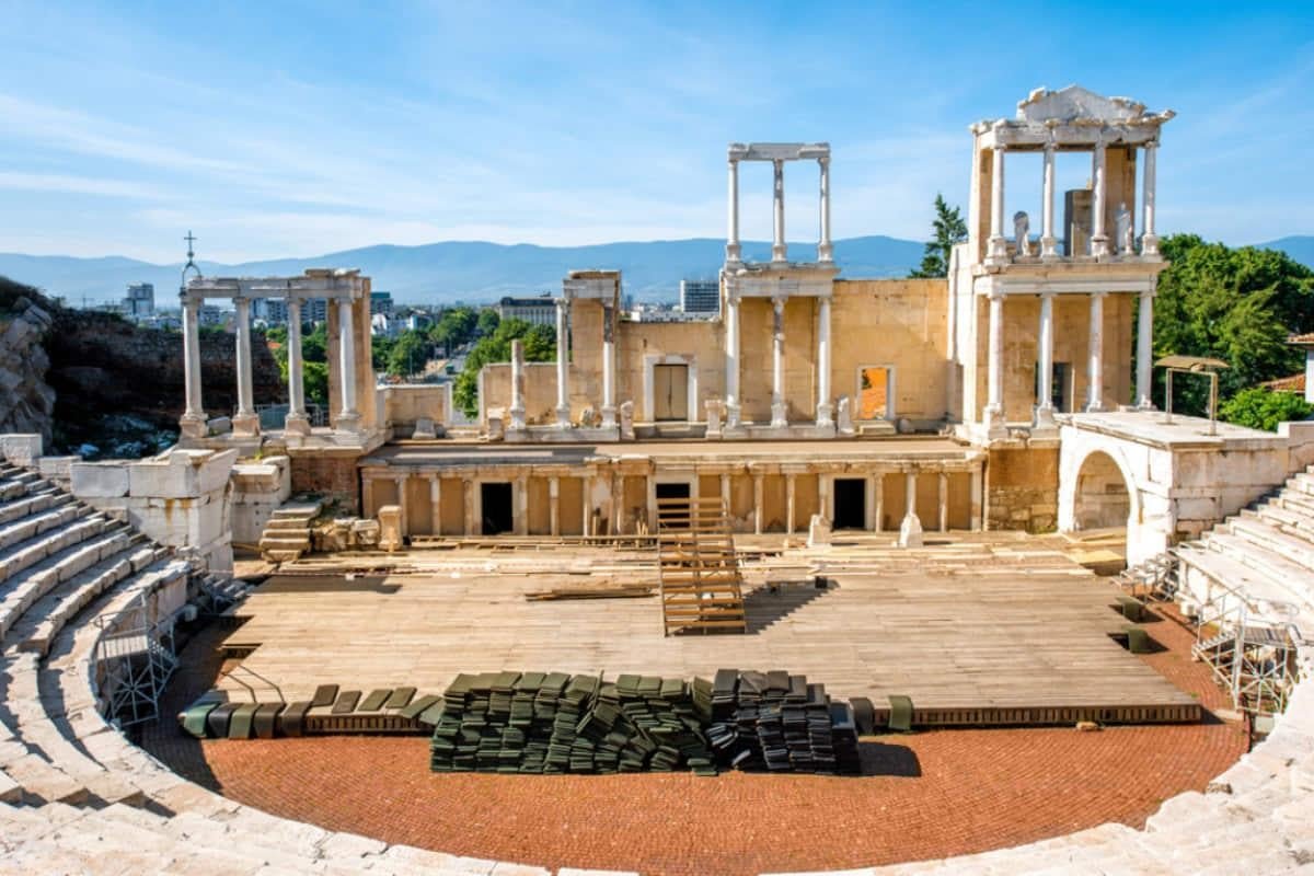 This is the oldest city in Europe – and at the same time, one of the cheapest and safest.