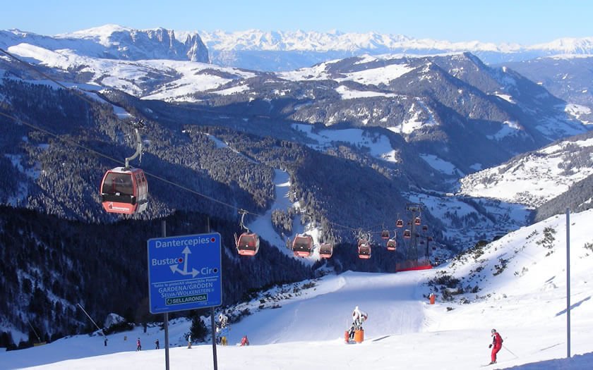 Dolomiti Superski lifts Modern Dolomiti Superski lifts
