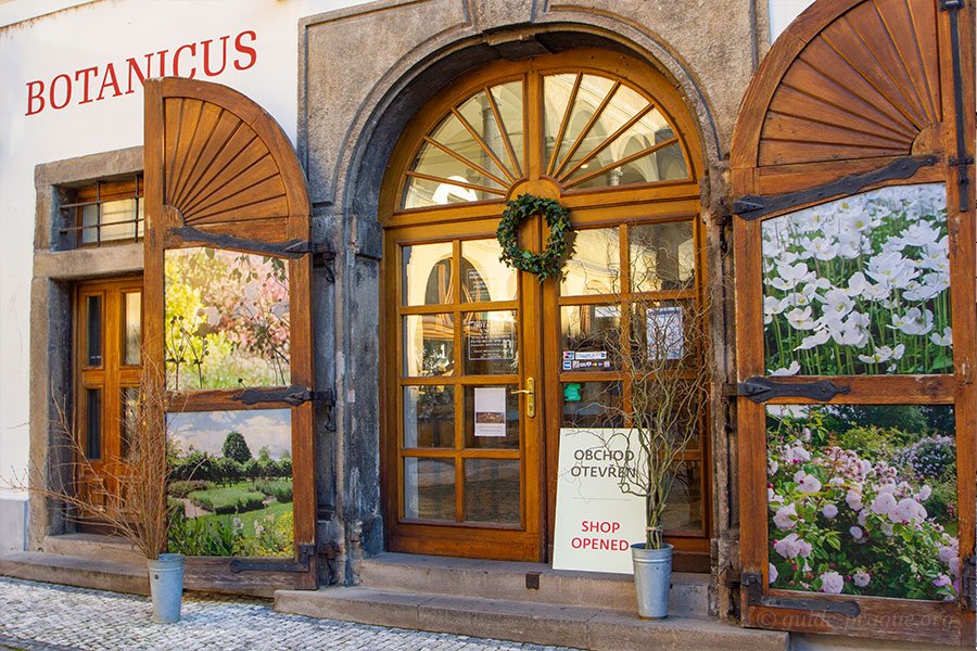 Photo of the Botanicus shop in Týn Courtyard
